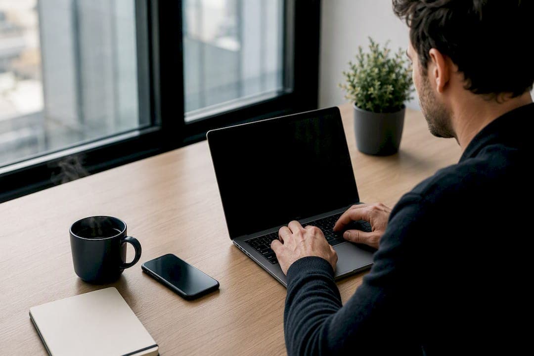 Channel manager vs PMS : quel outil choisir pour gérer vos locations ?